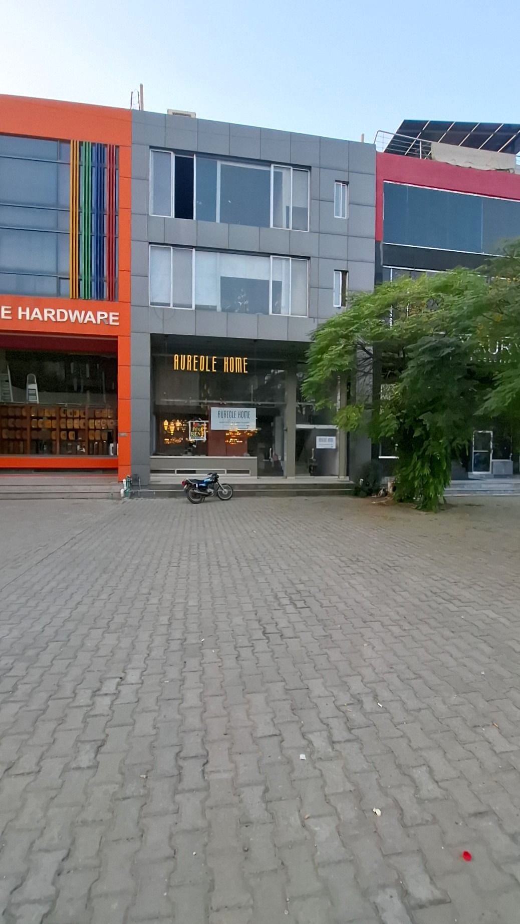AUREOLE HOME shop front